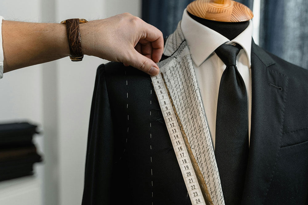 Maître tailleur en costume sur mesure à Genève
